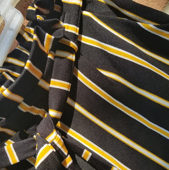 Paperbag Crop Pant Black Yellow Stripe Self Tie - Picture 4 of 9